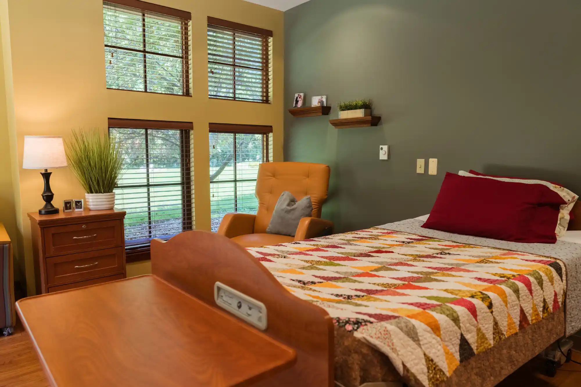 Patient room at Jim Feeney Hospice Home